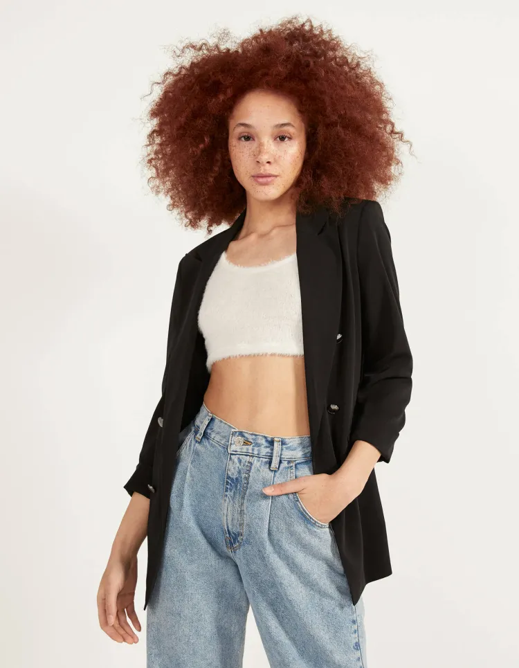 Blazer mit hochgerollten Ärmeln